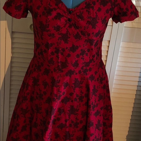 Voodoo Vixen Tabitha Roses Dress - Picture 2 of 3